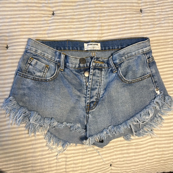 size 28 super cute mini jean cutoff shorts by one teaspoon - Picture 1 of 5